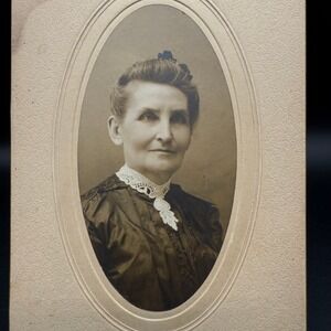 Antique Cabinet Card Photo Elderly Woman Signed Aunt Calista Oval Mount Portrait